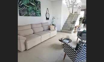 Imagem 4: Casa mobiliada com piscina em condomínio