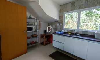 Imagem 6: Sobrado, 3 Dormitórios (1 Suíte) & Sacada - Bela Vista - Campos do Jordão/SP