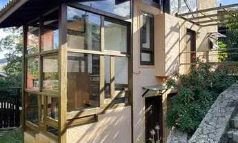 Imagem: Casa com piscina em condomínio