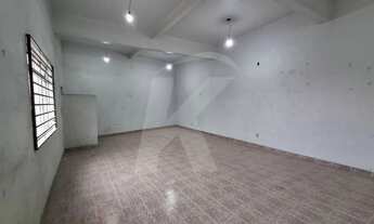 Imagem 7: Salão comercial com 1 banheiro, porta de aço e 1 vaga de garagem