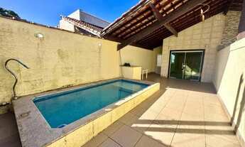 Imagem 2: Casa com piscina à venda na Vila Guilhermina, Praia Grande - SP