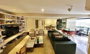 Imagem 2: Belíssimo apartamento com 250m², 4 suítes sendo 1 master, escritório, andar alto, em Petró