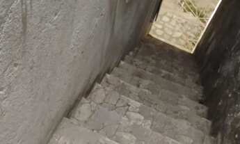 Imagem 2: Imóvel no 1° andar - Kit Net com 2 quartos e água inclusa