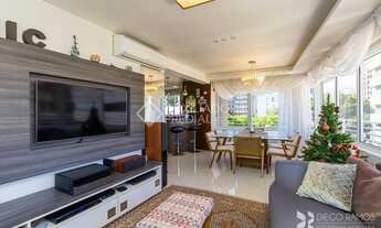 Imagem 2: Apartamento para venda possui 90 metros quadrados com 2 quartos em São João - Porto Alegre