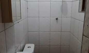 Imagem 4: Edícula com Garagem no Maracanã, Água e Luz Inclusos no Pacote, Apenas 300 Metros da Praia