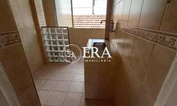 Imagem 5: Tijuca- Rua Doutor Satamini- Apartamento desocupado, varanda, 2 quartos, dependência compl