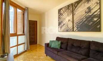 Imagem 4: Apartamento 2 dormitórios, reformado e silenciono no Centro Histórico