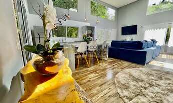 Imagem 2: Casa térrea com 3 dormitórios sendo 1 suíte à venda na Praia da Lagoinha, Ubatuba/SP