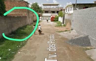 Imagem 5: Vendo terreno já repartido com paredes levantadas