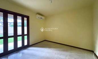 Imagem 3: Imóvel para aluguel tem 490 metros quadrados com 4 quartos em Rio Tavares - Florianópolis