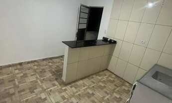 Imagem 4: ALUGA-SE CASA Casa com 1 dormitório