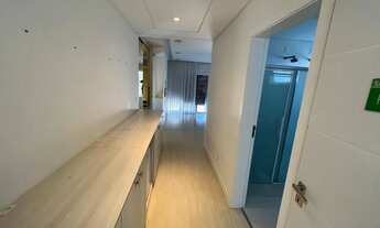 Imagem 2: Casa para aluguel e venda com 700 metros quadrados com 6 quartos.