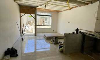 Imagem 2: Casa à Venda em Atibaia 3 Suítes, Piscina e Tecnologia Sustentável