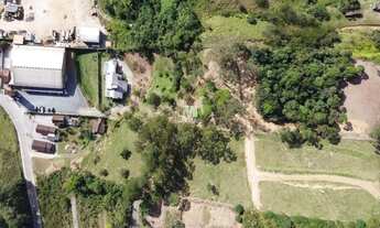 Imagem 5: Casa a venda com galpão e um enorme terreno aos fundos