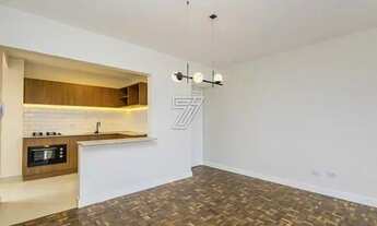 Imagem 2: Imóvel para venda possui 101 metros quadrados com 3 quartos em Centro Cívico - Curitiba