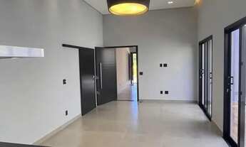 Imagem 6: Modernidade e Conforto: Casa com 147m², Suíte com Closet e Piscina no Jardim Colonial