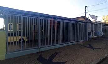 Imagem 3: Ampla casa saída para Valinhos 3 dorm sendo uma suíte