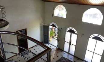 Imagem 5: Casa de Alto Padrão na Vicente Pires com 4 Suítes, Piscina e Churrasqueira em Condomínio F