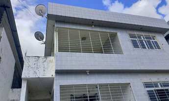 Imagem: Casa andar superior com vaga de garagem