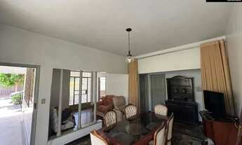 Imagem 7: Casa no Setor Coimbra, 3 Quartos sendo 1 Suíte, 2 Salas, Lote com 390m², 3 Vagas, Ótima Es