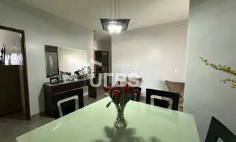 Imagem 7: CASA GRANDE, 3 QUARTOS, UM SUÍTE, DOIS BANHEIROS SOCIAIS, SEIS GARAGENS COBERTAS, DUAS VAG