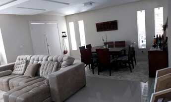 Imagem 7: Casa de condomínio para aluguel possui 230 metros quadrados com 3 quartos