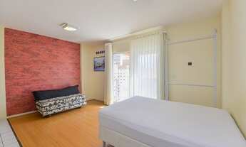 Imagem 2: Studio para venda possui 32 metros quadrados com 1 quarto em Centro - Curitiba - PR