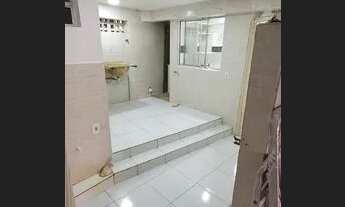 Imagem 2: Alugo apartamento (SEM garagem, nem para moto), ideal para casal. Não aceitamos pets.<b