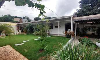 Imagem 3: Casa para venda possui 250 metros quadrados com 3 quartos em Centro - Paiçandu - PR