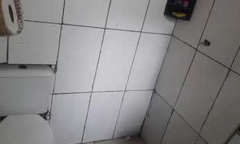 Imagem 4: Casa 4 comodos 2 quantos 1 sala 1 cozinha. 1 quintal e 1 garagem