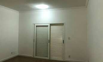 Imagem 3: Casa em Alphaville resid. 9, com 437m 4 qtos 2 suítes 3 vg 12.900 cond 1.663 iptu 540.65