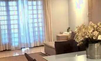 Imagem: Casa com piscina para locação no Bosque