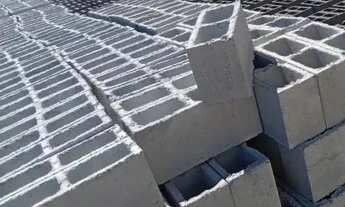 Imagem 4: Blocos de cimento, vedação e estrutural