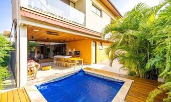 Imagem 2: RR9110 Casa 380m² CONDOMÍNIO TAMBORÉ 11 - OPORTUNIDADE - 3 Suítes 4 Vagas - Santana de Par