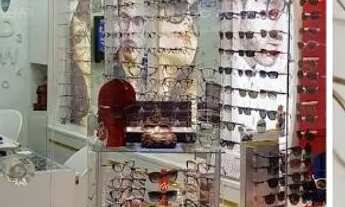 Imagem: Loja de óculos com tudo dentro. 14 anos