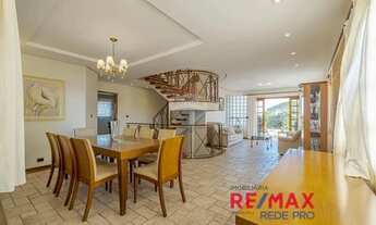 Imagem 6: Casa Sobrado à venda, com 5 quartos , 3 suítes , churrasqueira , piscina e quintal gramado