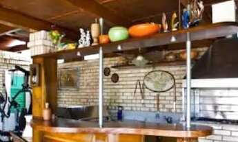 Imagem 2: Casa para aluguel e venda com 400 metros quadrados com 5 quartos.