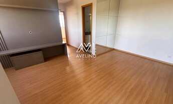 Imagem 6: Apartamento no Torre de Espana com suíte, sacada em andar alto e nascente