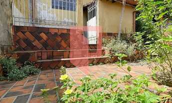 Imagem 3: Casa Ampla para Locação com 5 Quartos, Suíte e Área Gourmet Alto Caiçaras