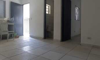 Imagem 2: Casa com 2 dormitórios para alugar por R$ 900,00/mês - Parque Pinheiros - Taboão da Serra