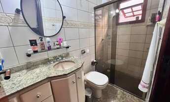 Imagem 7: Casa de condomínio para aluguel possui 345 metros quadrados com 4 quartos