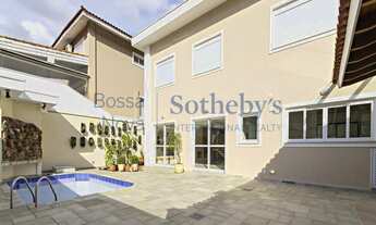 Imagem: Casa em condomínio arborizado