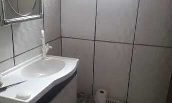 Imagem 3: Casa 4 comodos 2 quantos 1 sala 1 cozinha. 1 quintal e 1 garagem