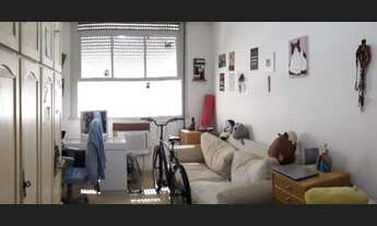 Imagem 5: Apartamento na segunda quadra da praia, em prédio com arquitetura antiga e portaria 24hs