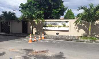 Imagem 2: Adrianópolis - Casa com 04 Quartos ideal para empresas ou comércio