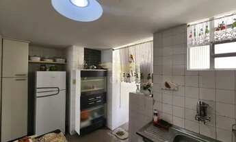 Imagem 6: Apartamento com 3 quartos, no Rio Vermelho, distribuído em 80m² com uma vaga de garagem