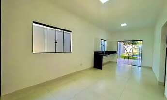 Imagem 5: CASA COM EXCELENTE PADRÃO DE ACABAMENTO E PISCINA