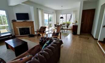 Imagem 2: Sobrado, 3 Dormitórios (1 Suíte) & Sacada - Bela Vista - Campos do Jordão/SP