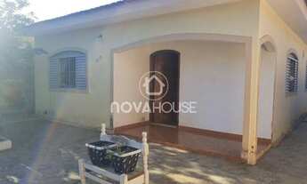 Imagem 2: CASA COM MUITO ESPAÇO E ÓTIMA LOCALIZAÇÃO