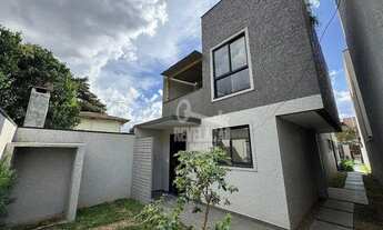 Imagem 5: Sobrado com amplo espaço e muito verde